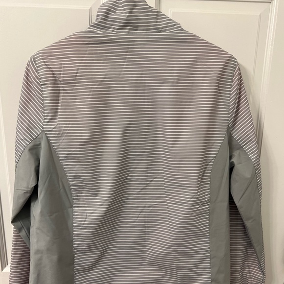 New balance windbreaker - Picture 3 of 6